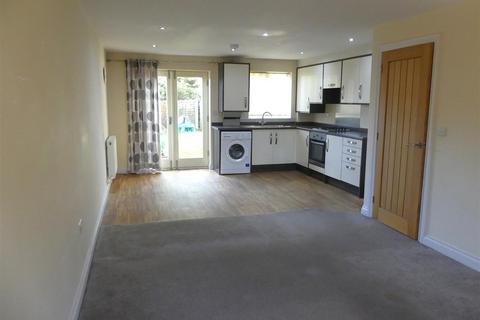 3 bedroom townhouse to rent, Grouse Close, Silsden BD20