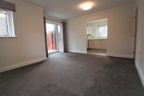 2 bedroom ground floor flat to rent, French Court, Cedar Avenue, Chelmsford