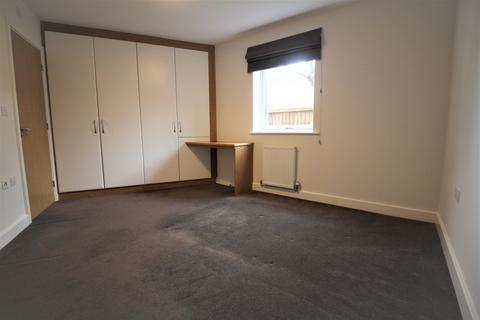 2 bedroom ground floor flat to rent, French Court, Cedar Avenue, Chelmsford