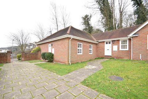 2 bedroom semi-detached house to rent, Rutland Street, Buckinghamshire HP11