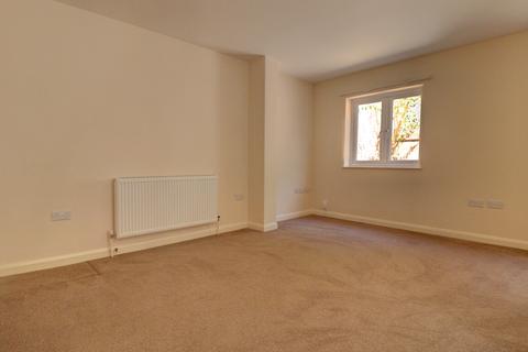 Studio to rent, Castle Street, Buckinghamshire HP13