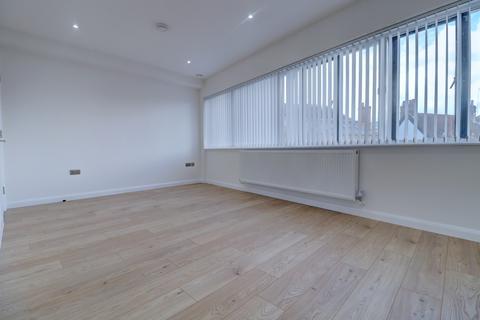 Studio to rent, White Hart Street, Buckinghamshire HP11