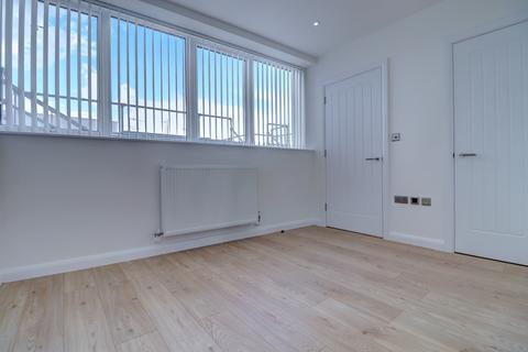 Studio to rent, White Hart Street, Buckinghamshire HP11