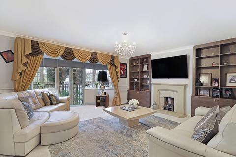 5 bedroom detached house for sale, Daleside Gardens, Essex IG7