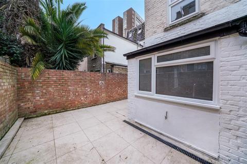 2 bedroom flat to rent, Aspenlea Road, W6