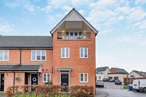 3 bedroom semi-detached house for sale, Riverside Way, Castleford, West Yorkshire