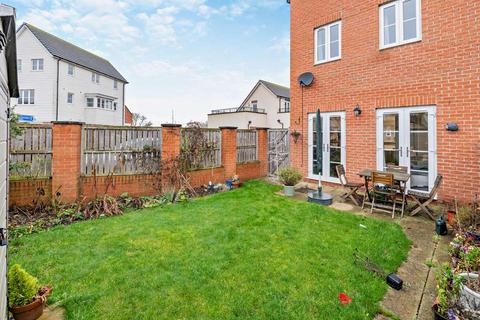 3 bedroom semi-detached house for sale, Riverside Way, Castleford, West Yorkshire