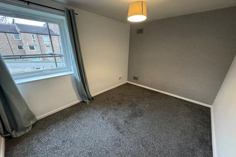 2 bedroom apartment to rent, Frizley Gardens, Frizinghall, Bradford, West Yorkshire