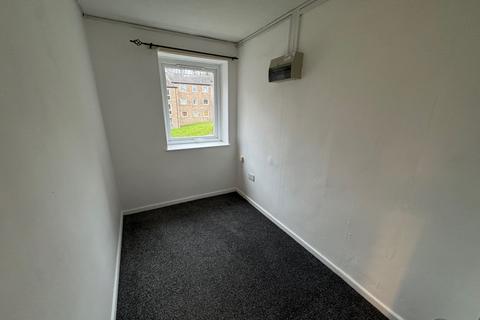 2 bedroom apartment to rent, Frizley Gardens, Frizinghall, Bradford, West Yorkshire