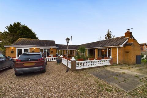 5 bedroom detached bungalow for sale, Station Road, Mablethorpe LN12