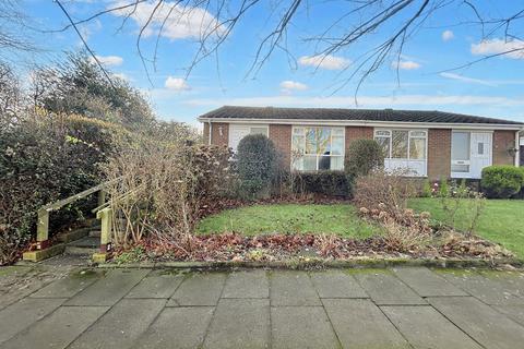 2 bedroom semi-detached bungalow for sale, Glenhurst Drive, Whickham, Newcastle upon Tyne, Tyne and wear, NE16 5SJ