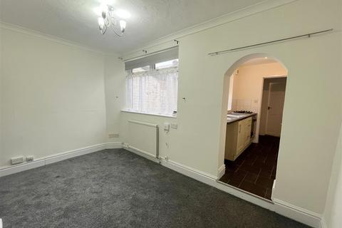 2 bedroom terraced house to rent, Sedgwick Street, Darlington