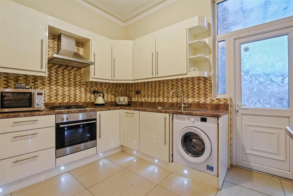 10-ded9 GCWT - GFF 37 Lushington Road - Kitchen 3 -