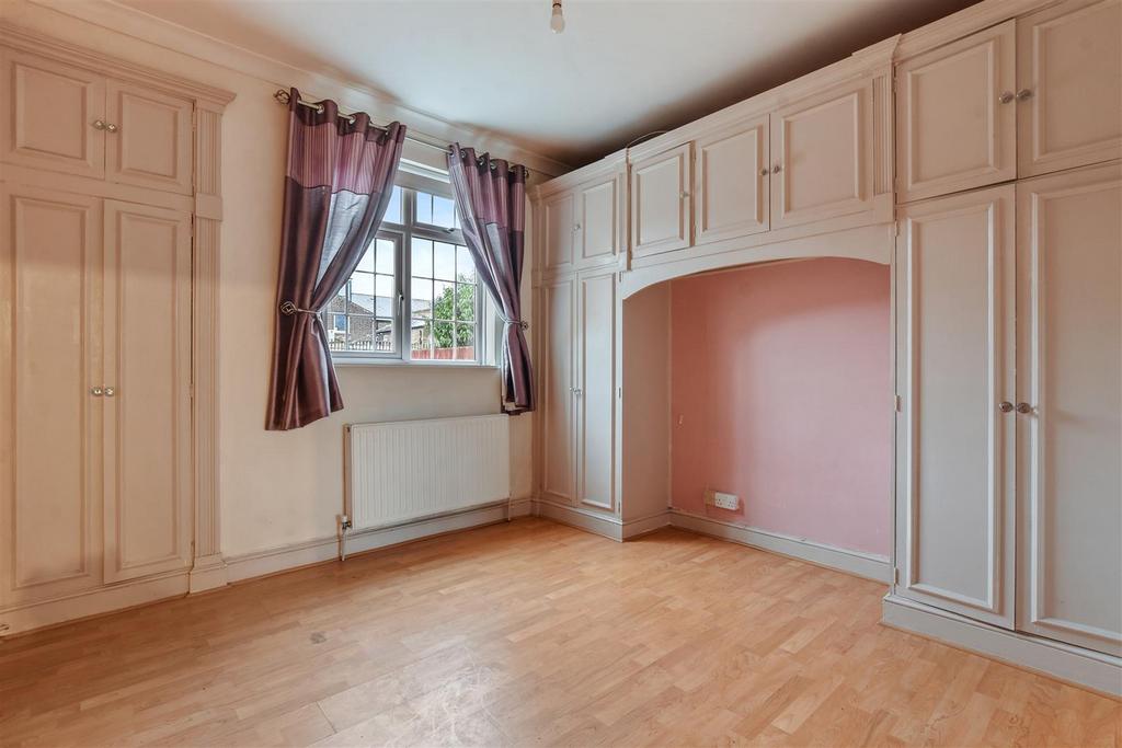06-864f GCWT - GFF 37 Lushington Road - Bedroom -Or