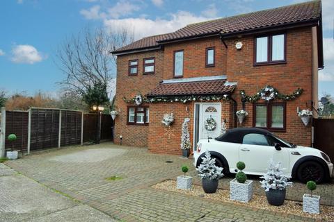 4 bedroom house for sale, Bedfont Close, Feltham TW14