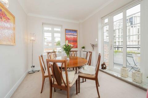 3 bedroom flat to rent, Marsham Street, London SW1P