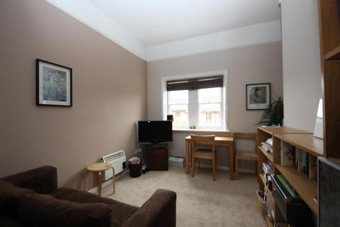 1 bedroom apartment to rent, Raglan Road, Woking GU21