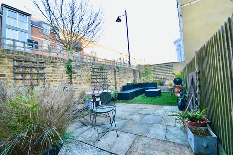 1 bedroom flat for sale, Bedford Road, London SW4