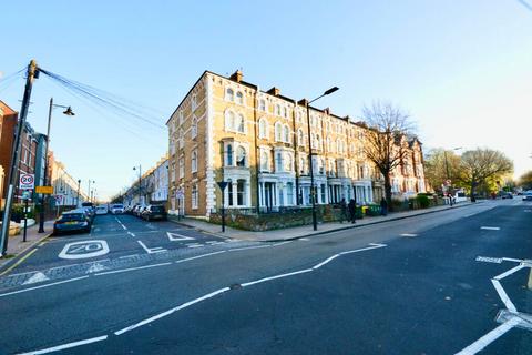 1 bedroom flat for sale, Bedford Road, London SW4