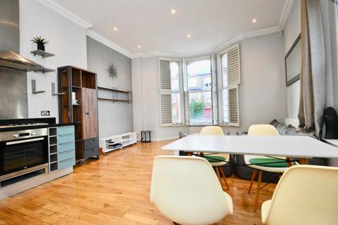 1 bedroom flat for sale, Bedford Road, London SW4