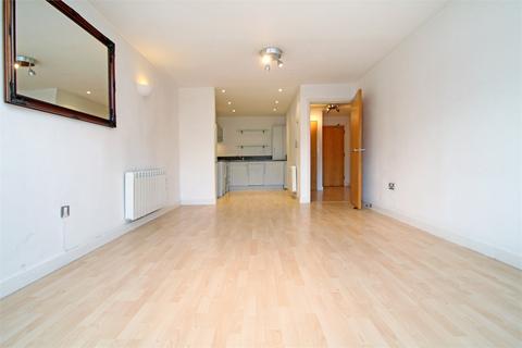 1 bedroom apartment to rent, Riverbank Point 114 High, UXBRIDGE, Greater London