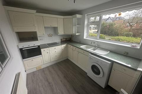 2 bedroom flat to rent, Brookhurst Court, Beverley Road, Leamington Spa