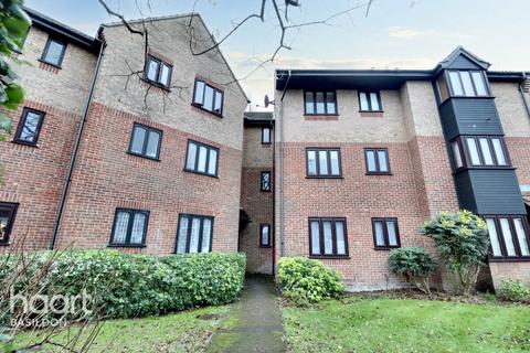 1 bedroom apartment for sale, Copperfields, Basildon