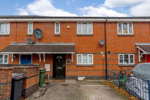 5 bedroom detached house for sale, Phoenix Close, London E17