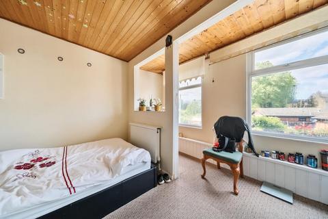 6 Davis Street, London, E13 9EE