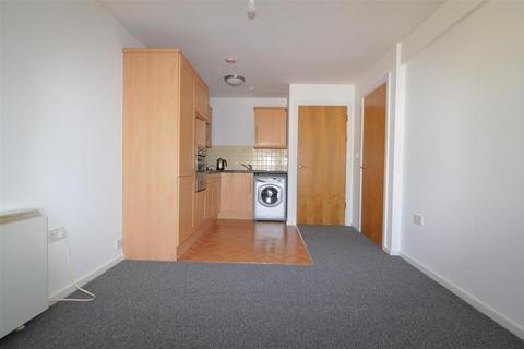 1 bedroom apartment to rent, Brackendale Mews, Thackley, Bradford