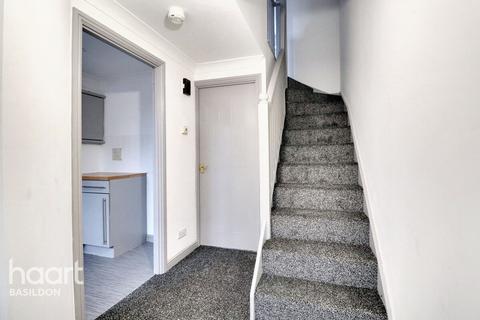 2 bedroom terraced house for sale, Warren Drive, Basildon