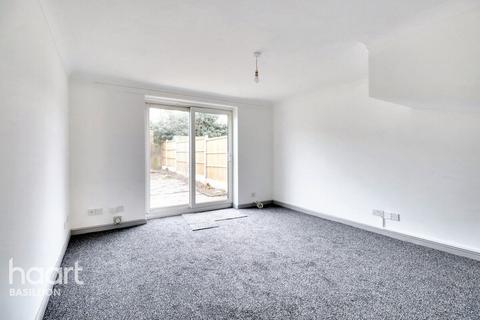 2 bedroom terraced house for sale, Warren Drive, Basildon