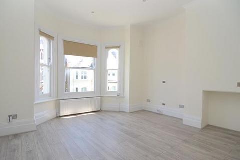 1 bedroom apartment to rent, Lavender Gardens, London SW11