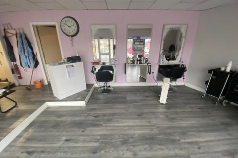 Hairdresser and barber shop to rent, Flackwell Road, Birmingham B23