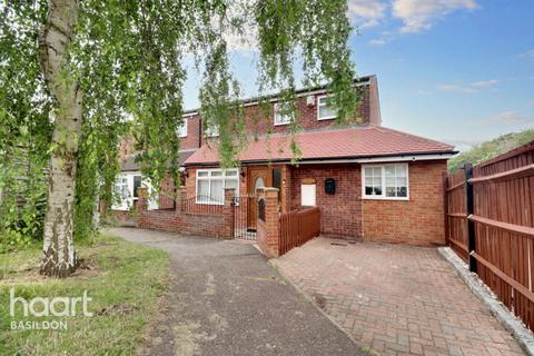 3 bedroom end of terrace house for sale, Bourne Close, BASILDON