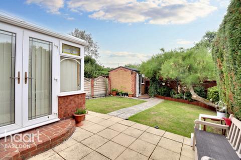 3 bedroom end of terrace house for sale, Bourne Close, BASILDON