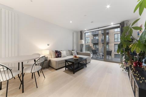 1 bedroom apartment to rent, Cape House, Royal Wharf, London, E16