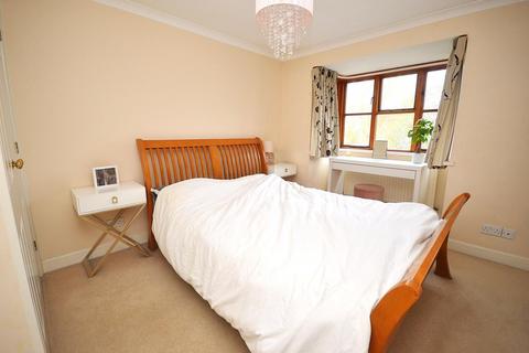 4 bedroom end of terrace house for sale, Gables Drive, High Wycombe HP14