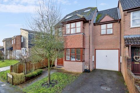 4 bedroom end of terrace house for sale, Gables Drive, High Wycombe HP14