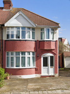 3 bedroom semi-detached house to rent, Bowness Drive, Hounslow, Greater London, TW4