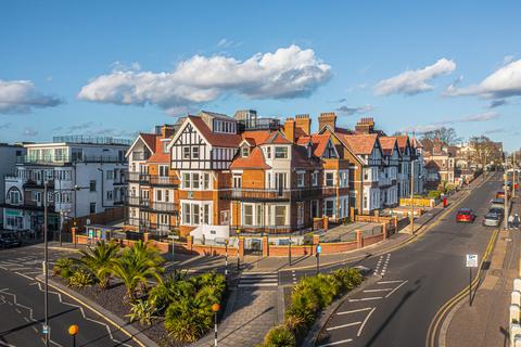 2 bedroom flat for sale, Station Road, Westcliff On Sea, SS0