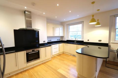 2 bedroom flat to rent, Clarendon Square, Leamington Spa, CV32