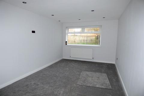 2 bedroom end of terrace house to rent, Brisbane Avenue, South Shields