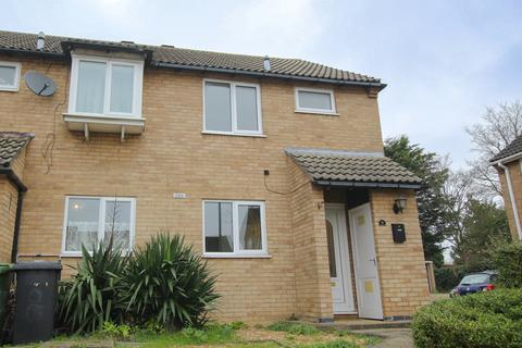 2 bedroom end of terrace house to rent, Tantallon Court, Peterborough PE3