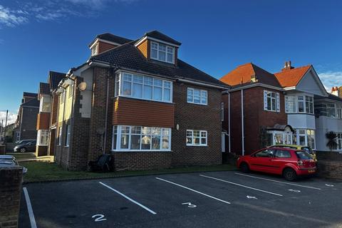 2 bedroom apartment to rent, Pinecliffe Avenue, Southbourne