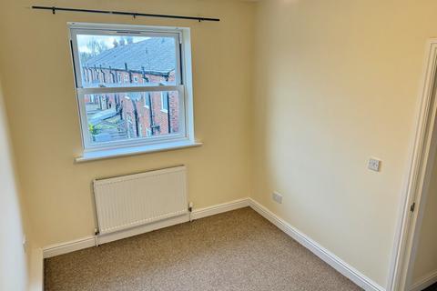 2 bedroom flat to rent, William Street, Failsworth