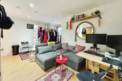 Studio to rent, Gateway East, Marsh lane, Leeds, LS9
