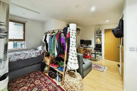 Studio to rent, Gateway East, Marsh lane, Leeds, LS9