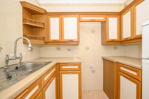 1 bedroom retirement property for sale, Queens Road, London SW19