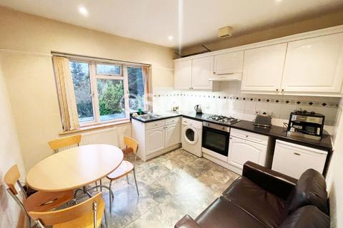 2 bedroom flat to rent, The Ridgeway, NW11